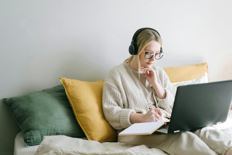 How Many Hours a Week for Online MBA Success